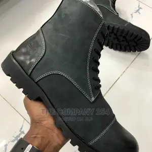 Quality Designer Assorted Official Boots/Shoes