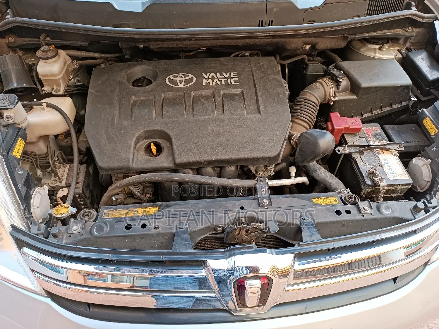 Toyota ISIS 1.8 Platana 2WD 2013 Silver