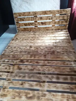 Torched Wooden Pallet Bed - Size 5*6