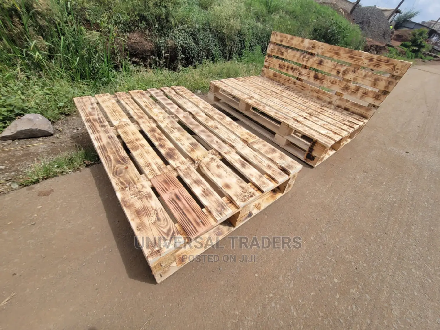 Torched Wooden Pallet Bed - Size 5*6