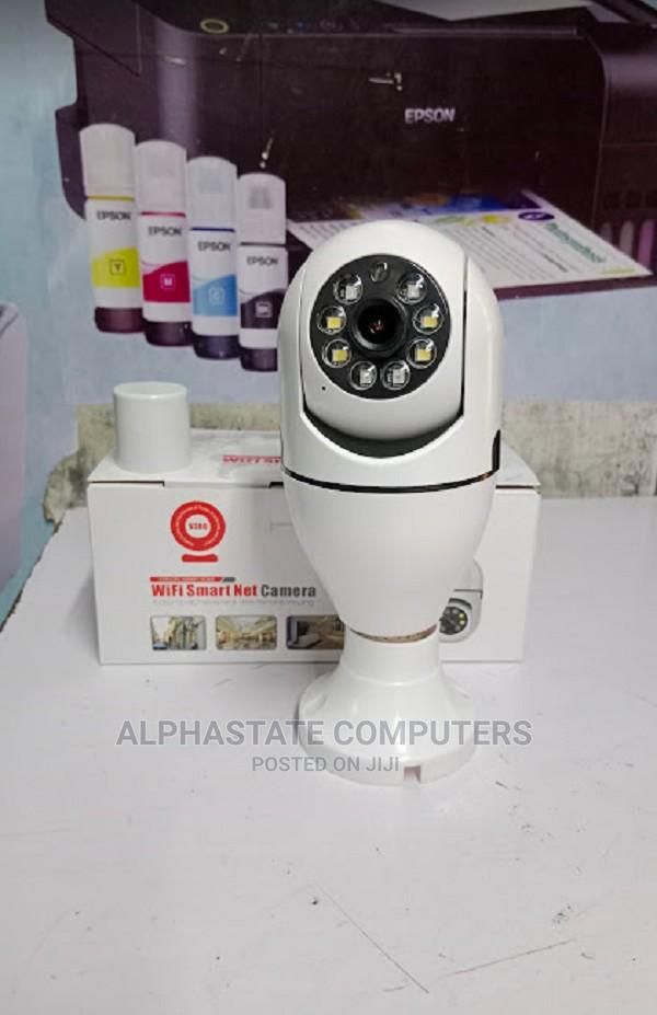 Approved 360° Pan/Tilt Rotate Wifi IP PTZ Bulb CCTV Camera
