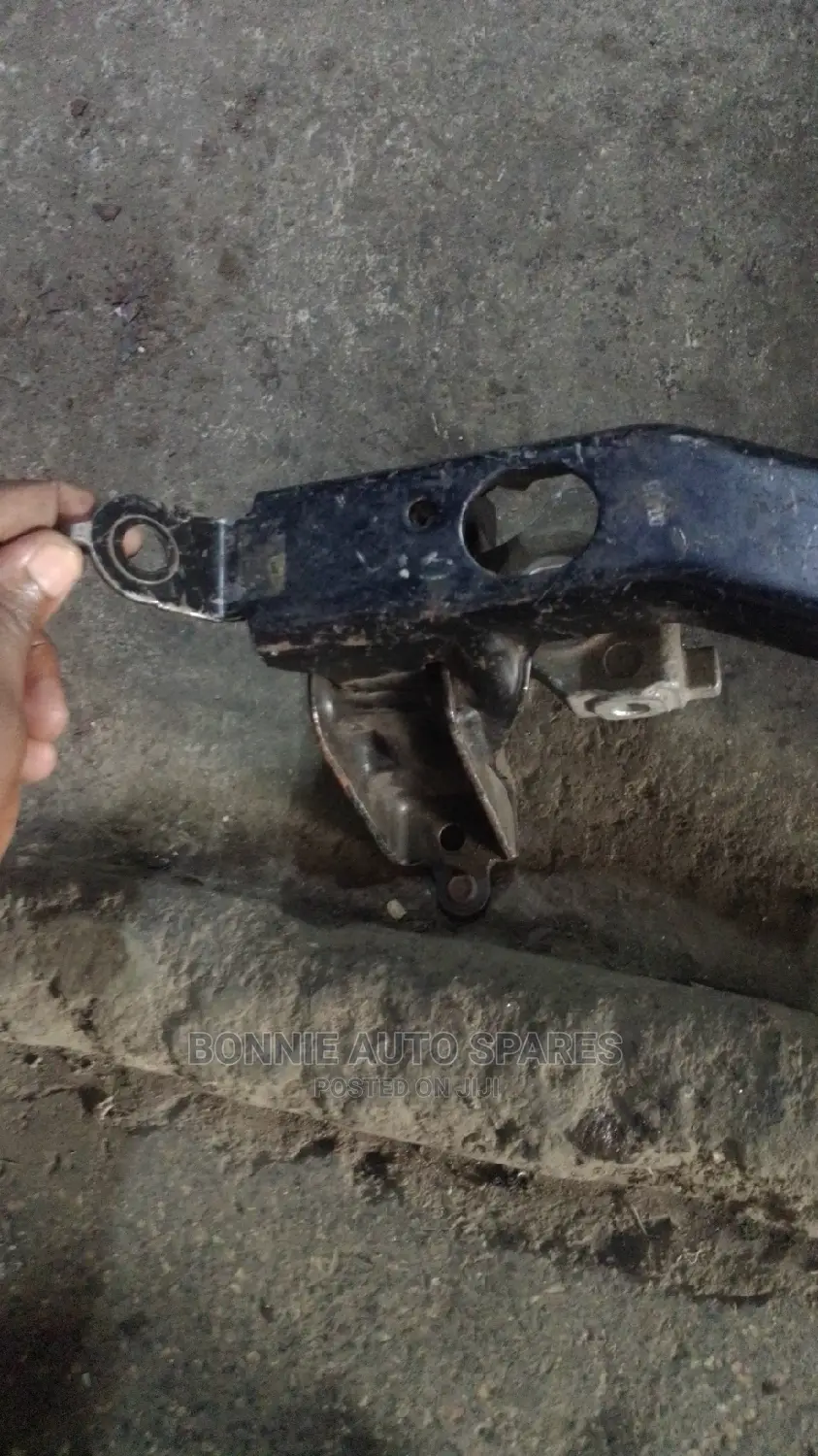 Vitz 1KR Upper Gear Mounting