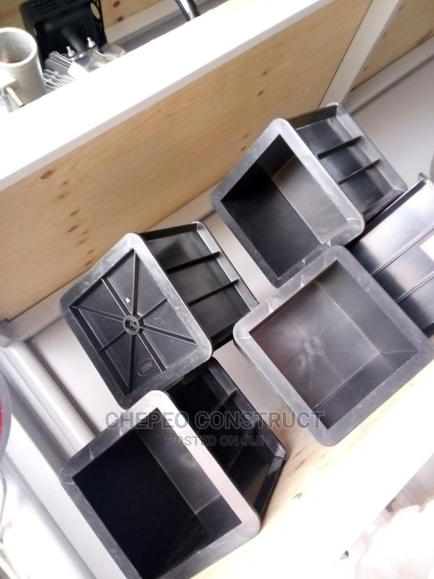 Plastic Cube Moulds - thumbnail 2