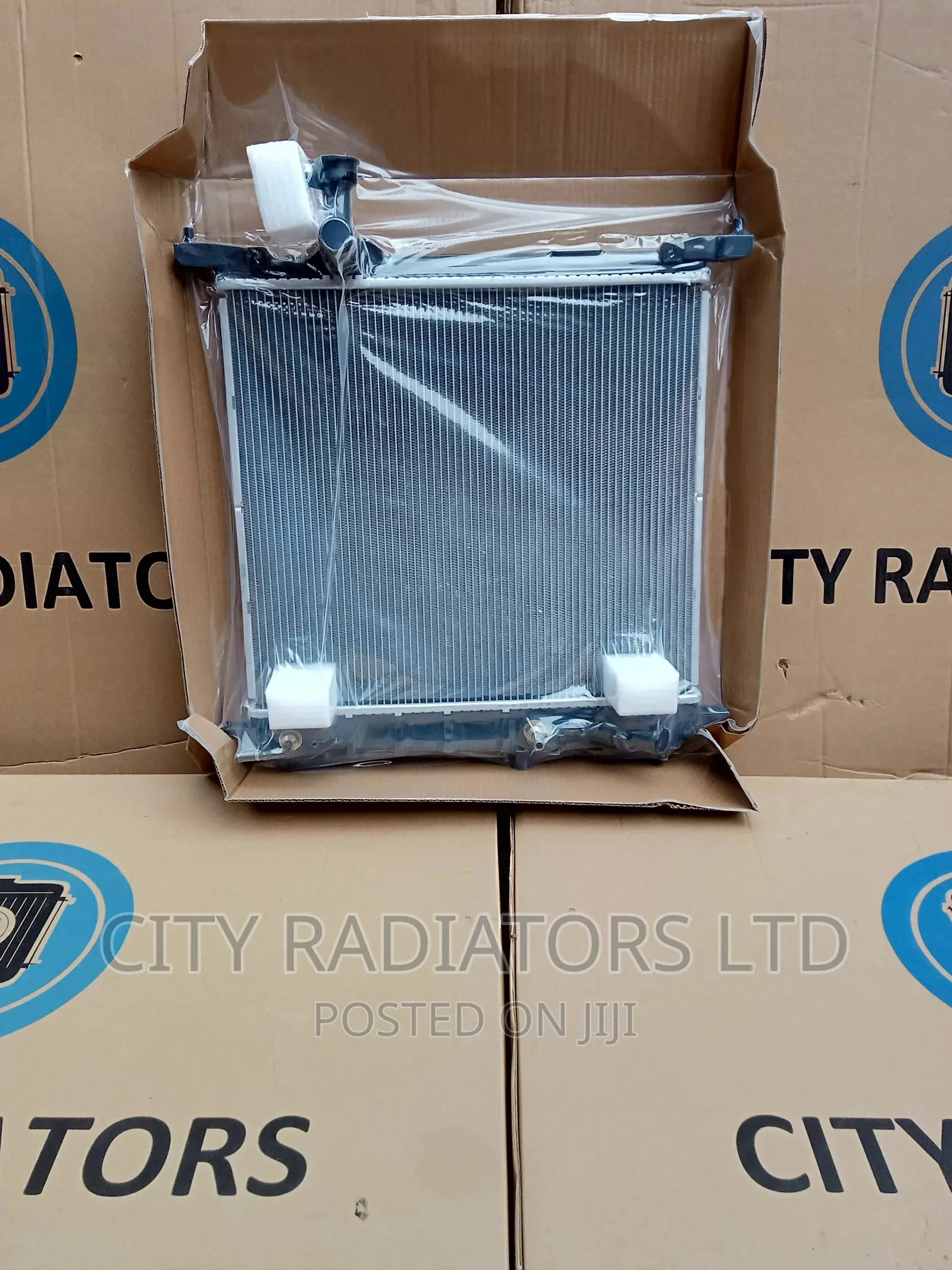 Brand New Plastic Aluminium Radiator for Nissan March.