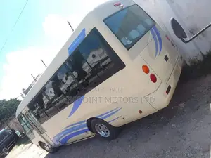 Mitsubishi Fuso Rosa 2016 White