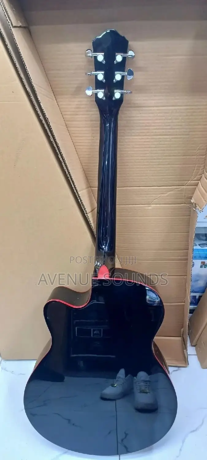 Caravan Acoustic Guitar