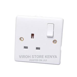 Single Socket / Wall Socket Single With Switch + Screws - thumbnail 2
