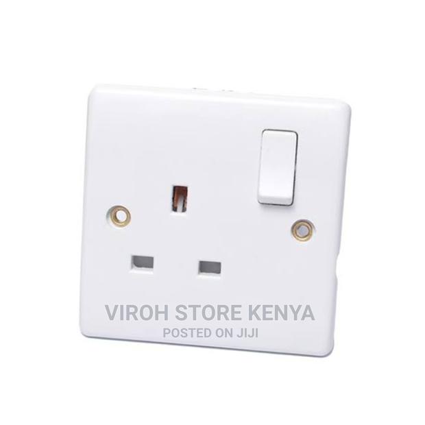 Single Socket / Wall Socket Single With Switch + Screws - main view