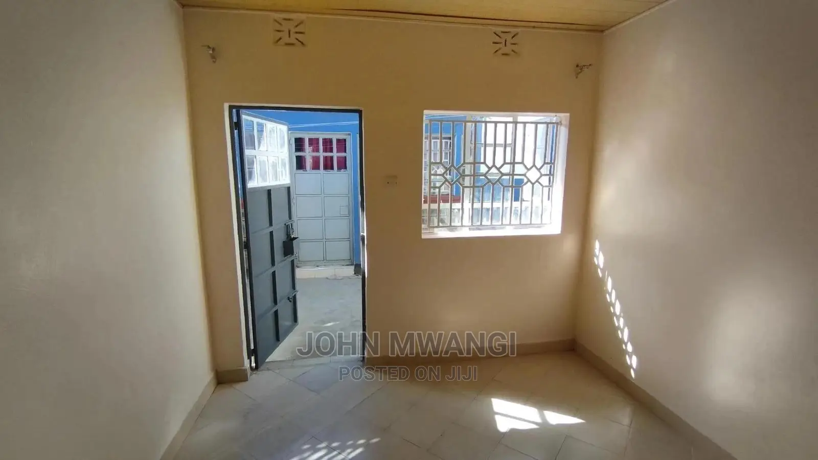 Mini Flat in Teachers Estate for rent