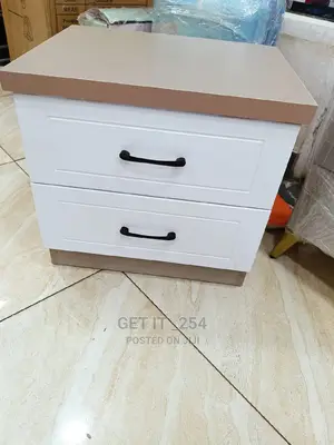 Louise Bedside Table
40*45*45cm