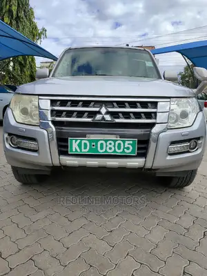 Mitsubishi Pajero 2016 Silver