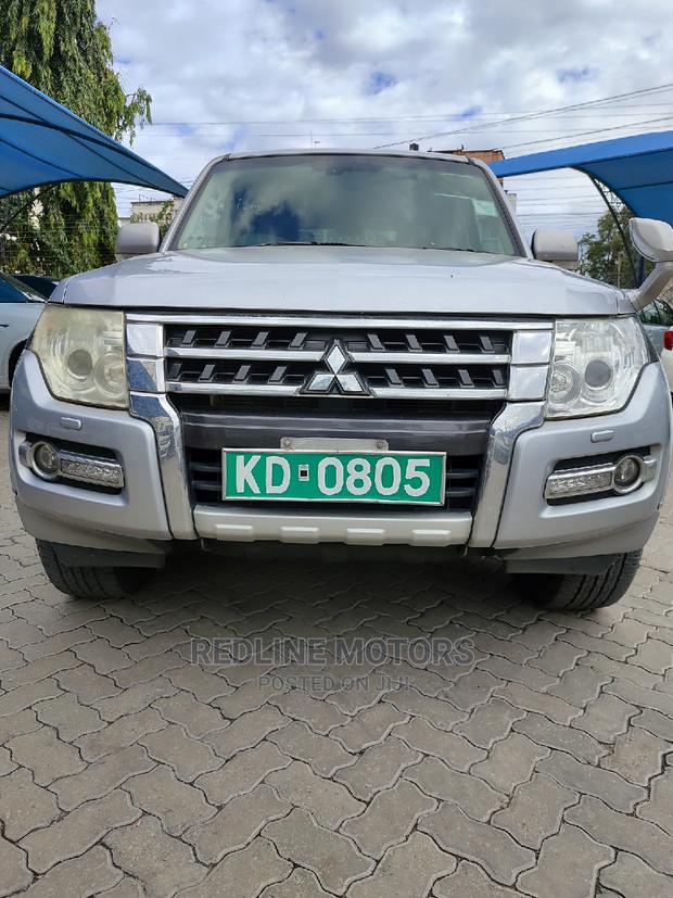 Mitsubishi Pajero 2016 Silver