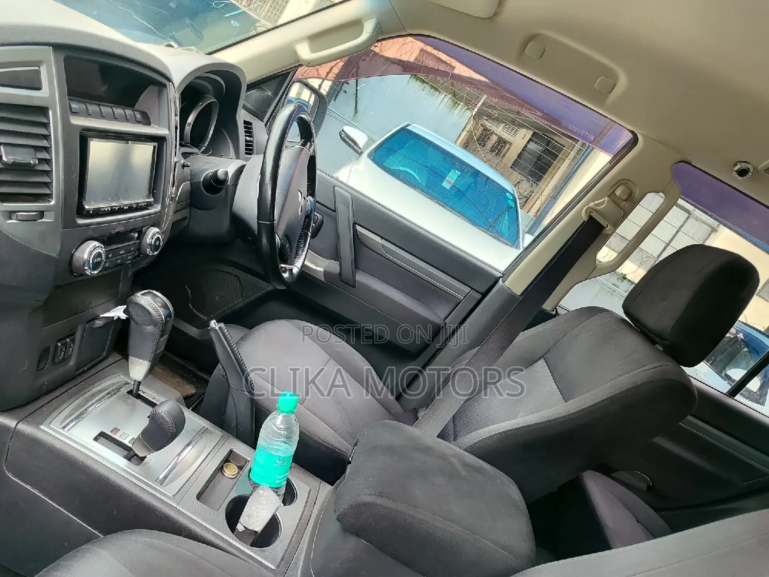 Mitsubishi Pajero 2016 Silver