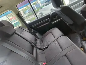 Mitsubishi Pajero 2016 Silver