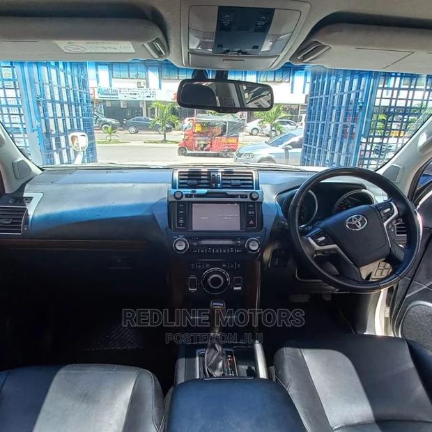Toyota Land Cruiser Prado 2.8 2017 White - thumbnail 3