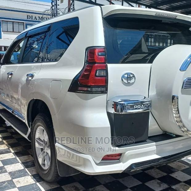 Toyota Land Cruiser Prado 2.8 2017 White - thumbnail 2