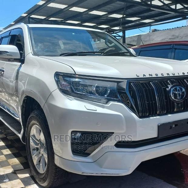 Toyota Land Cruiser Prado 2.8 2017 White