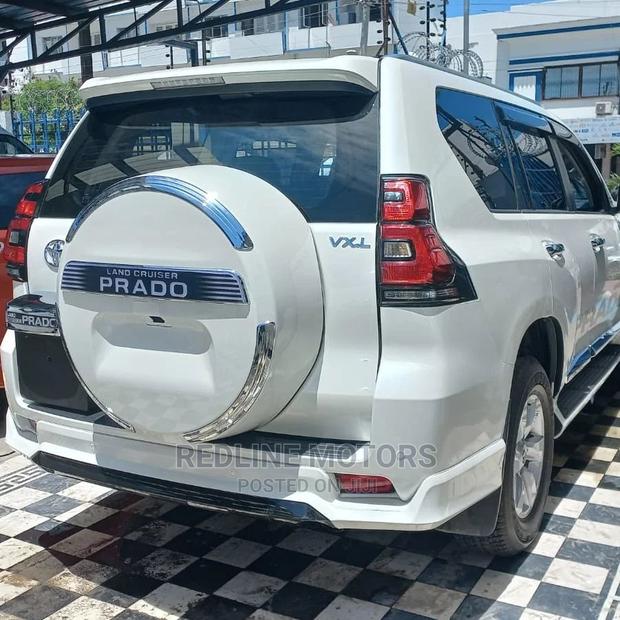 Toyota Land Cruiser Prado 2.8 2017 White - thumbnail 9