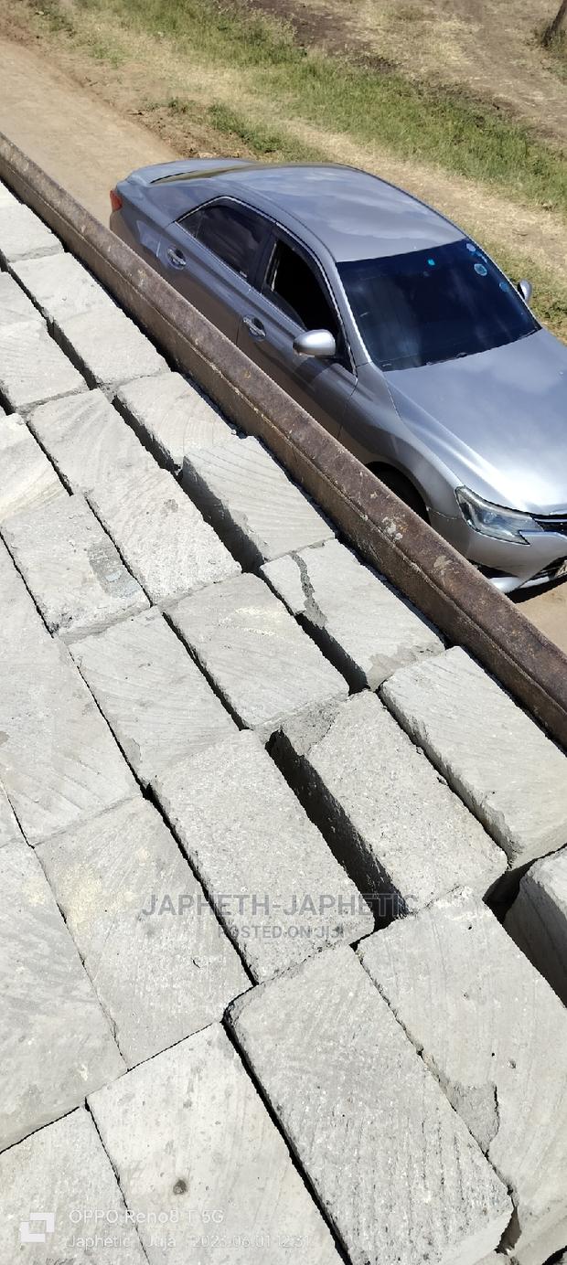Machines Cut Stones-Ile Ya Ndarugo - thumbnail 2