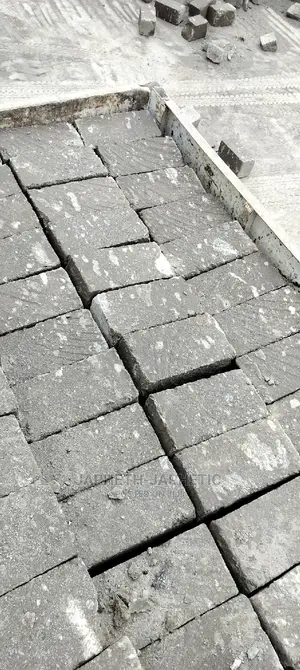 Machine Cut Stones,Grade One,Safi Sana Ya Ndarugo