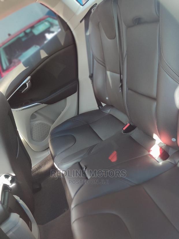 Volvo V40 2016 Blue - thumbnail 3