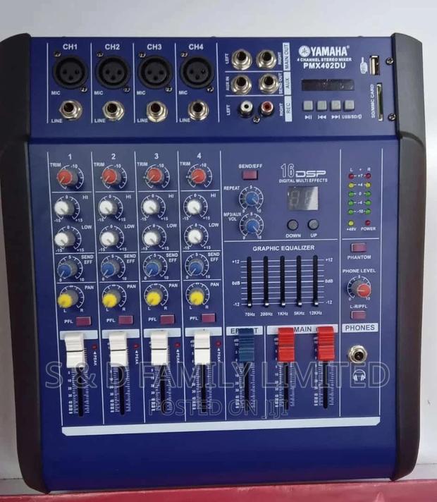 Omax PMX402DU Four Channels Powered Mixer