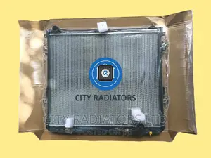 Toyota Landcruiser FJ200 200 Series/Lexus 570 Radiator.