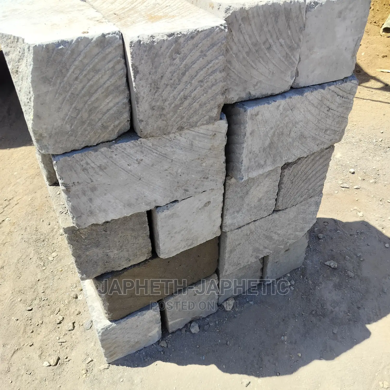 Mawe Ya Hapa Ndarugo, Machine Cut Stones