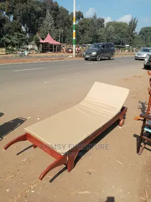 Sun Lounger/Sun Bed