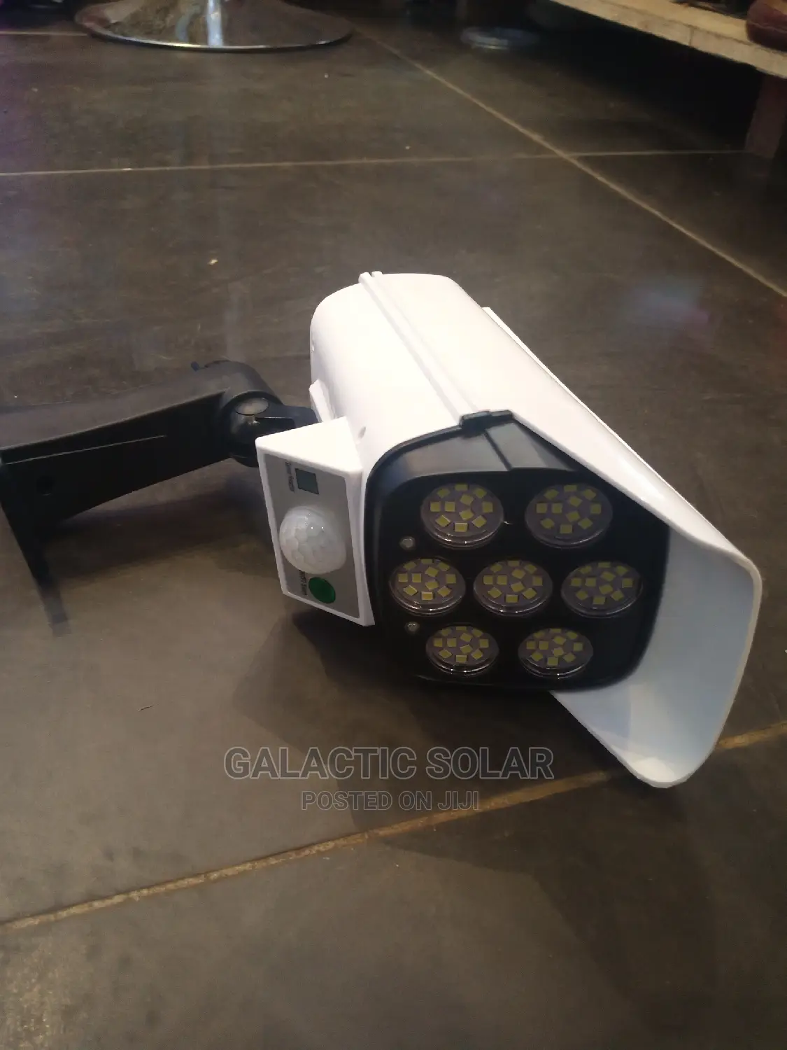 Solar Monitoring Lamp