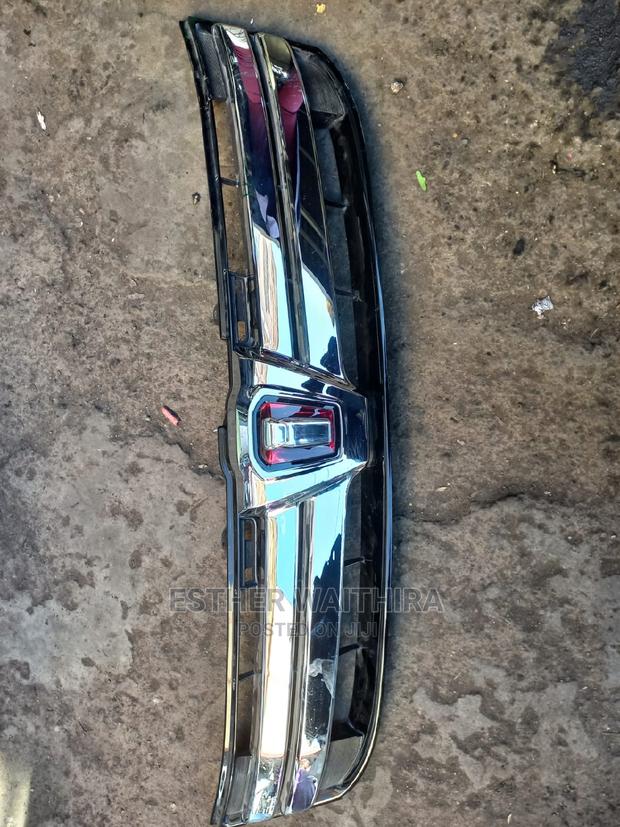 Toyota Isis Grill New Model - thumbnail 3