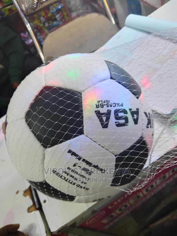 Genuine Leather Mikasa Ball + Pump Size 5 - thumbnail 3