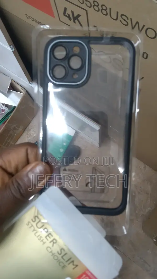 Transparent Fit iPhone 11 Pro Phone Case With Black Border