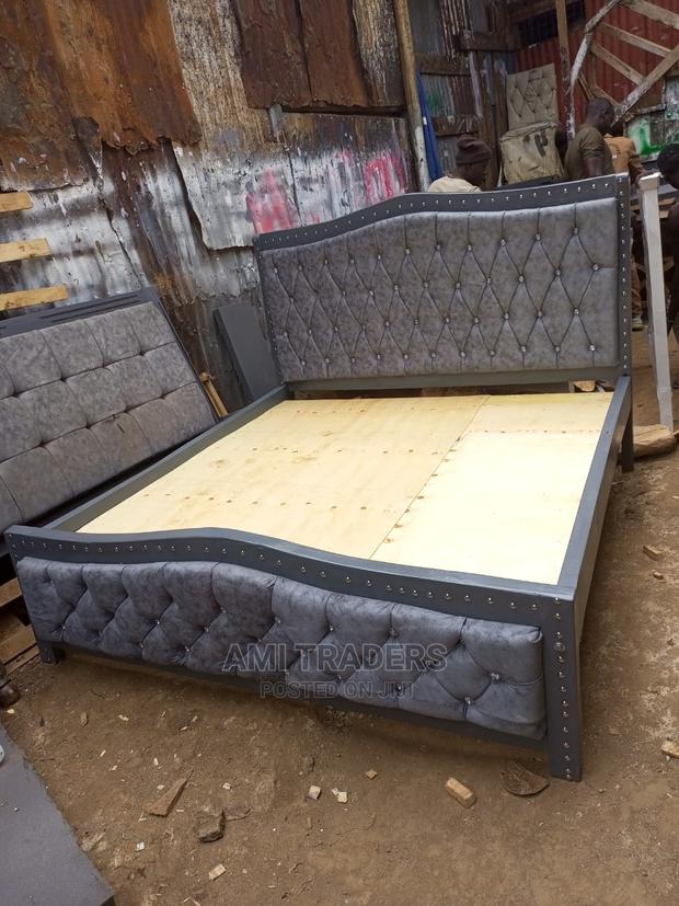 Mountain Luxury Queen Size Bed - main view