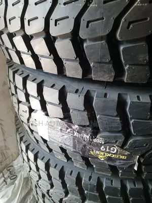 Black Lion 265/70r19.5