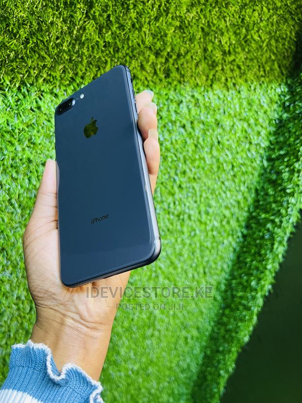 Apple iPhone 8 Plus 64 GB Black - main view