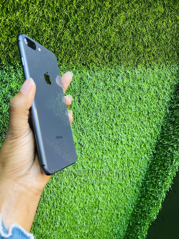 Apple iPhone 8 Plus 64 GB Black - thumbnail 3