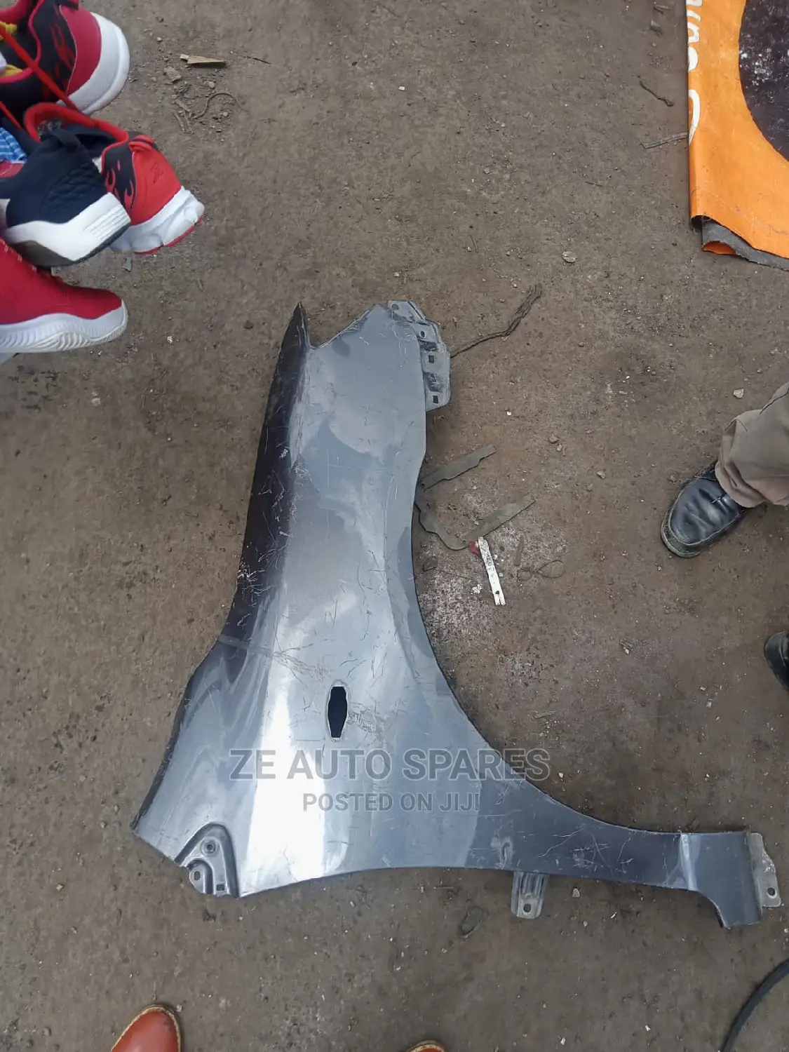 Axio/Fielder 2010 Fender/Wing Available