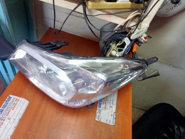 Subaru Forester Headlight - thumbnail 2