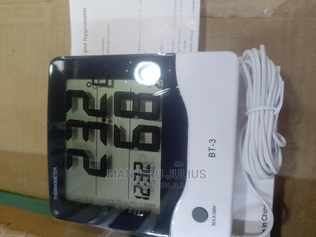 Humidity Thermometer - main view