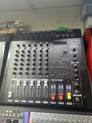 Powered Mixer 6 CHNLZZ