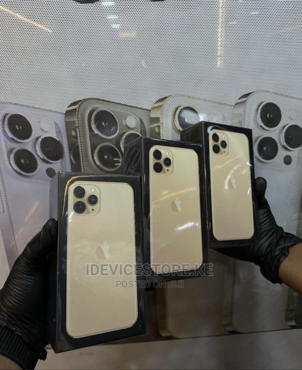 New Apple iPhone 11 Pro Max 256 GB Gold - thumbnail 2
