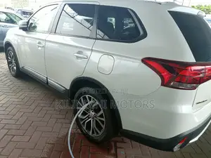 Mitsubishi Outlander 2018 White
