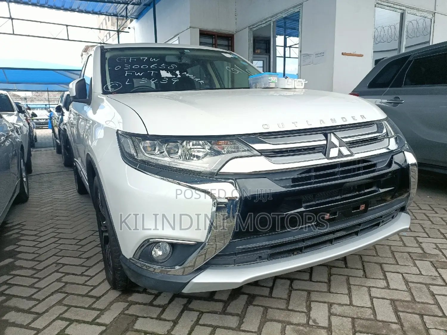 Mitsubishi Outlander 2018 White