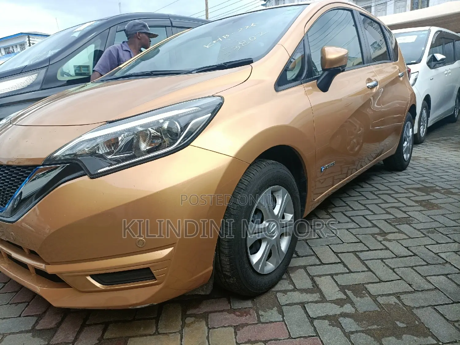 Nissan Note 2018 Gold