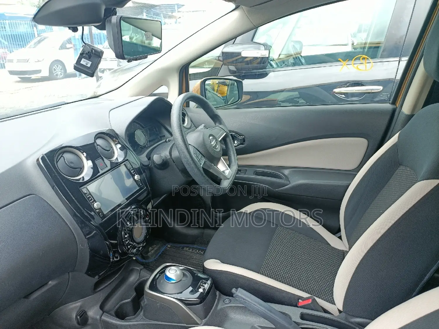 Nissan Note 2018 Gold