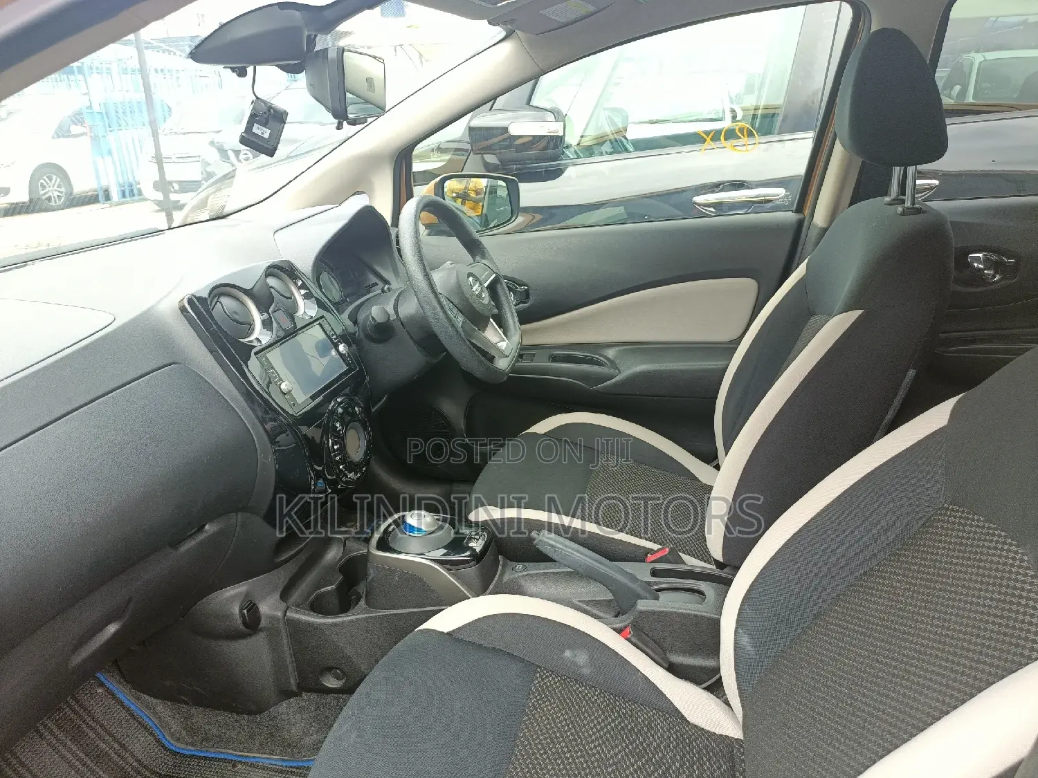 Nissan Note 2018 Gold