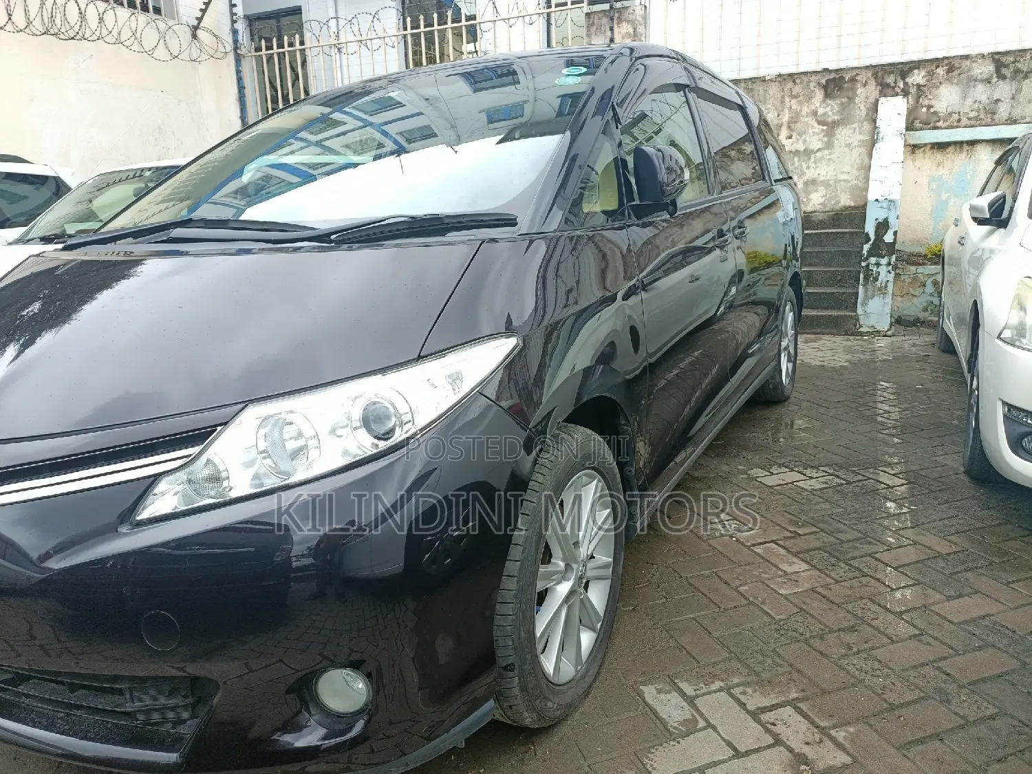 Toyota Estima 2016 Brown