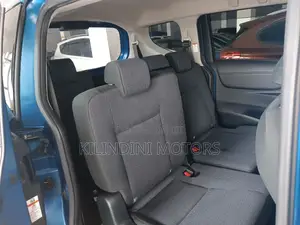 Toyota Sienta 2017 Blue