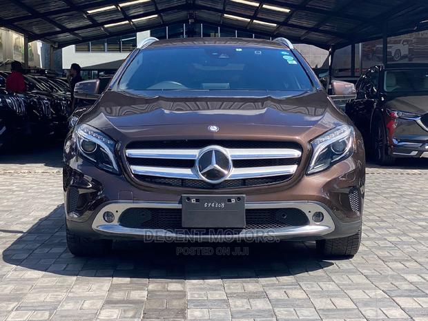 Mercedes-Benz GLA 250 2017 Brown